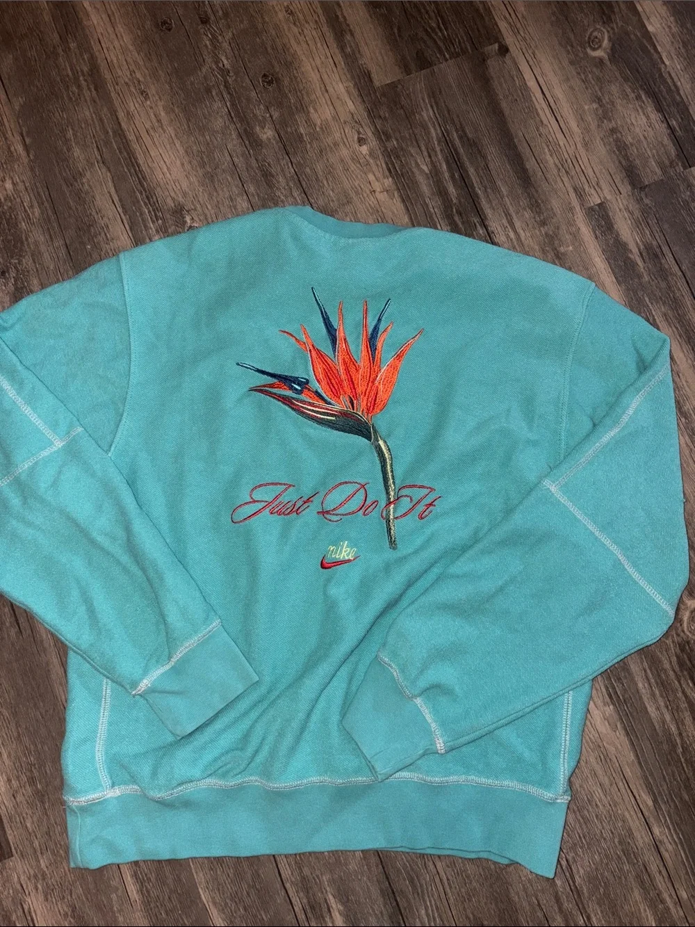 Limited drop Nike Sportswear French Terry bird of paradise- medium